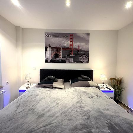 Ferienwohnungen Arp "2D" Mit Terrasse Und Parkplatz Itzehoe Eksteriør billede